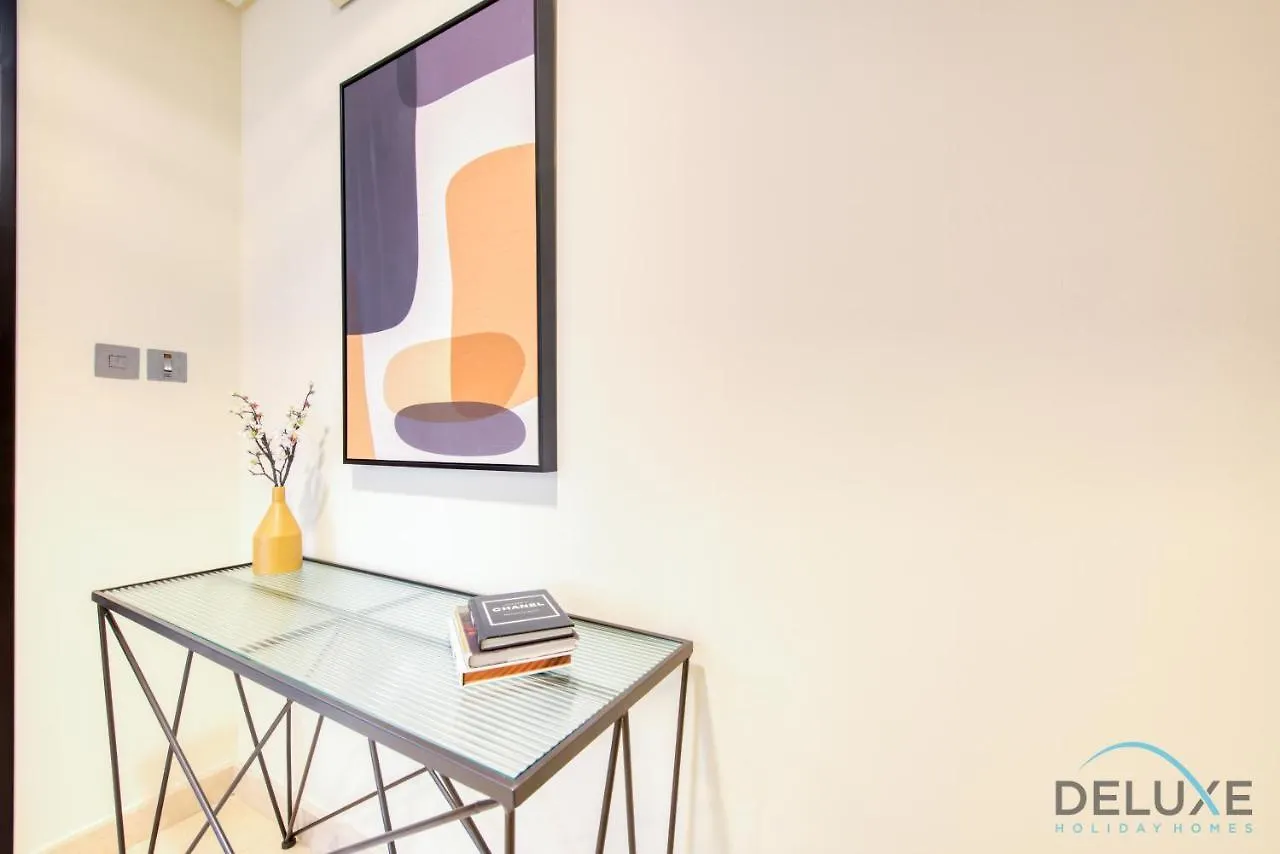 Best Deal Elegant Studio With Balcony & Prime Location By Deluxe Holiday Homes Dubai